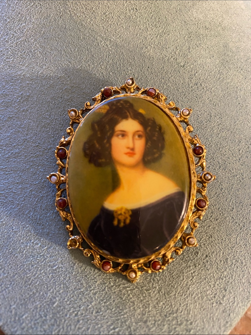 Vintage ART -Victorian Gold-Tone Portrait Cameo Brooch Red, Pearl Accents -